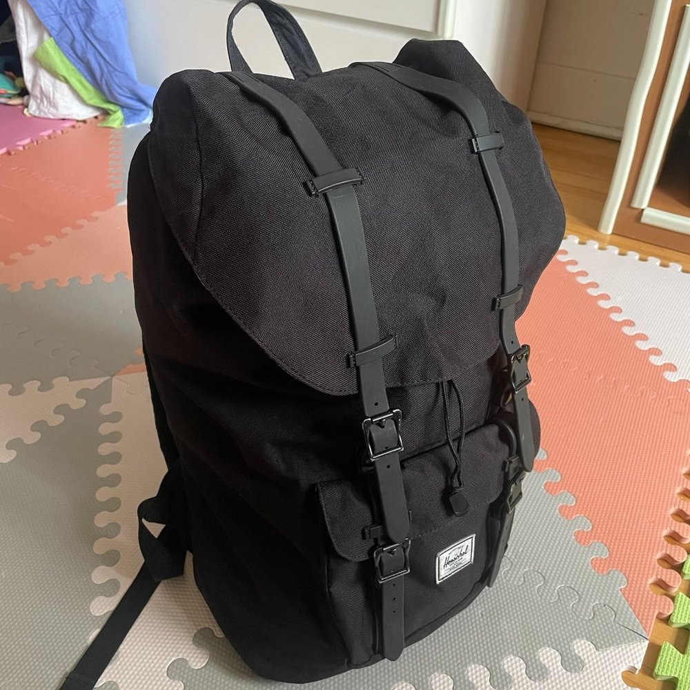 Herschel Little America Backpack (black)